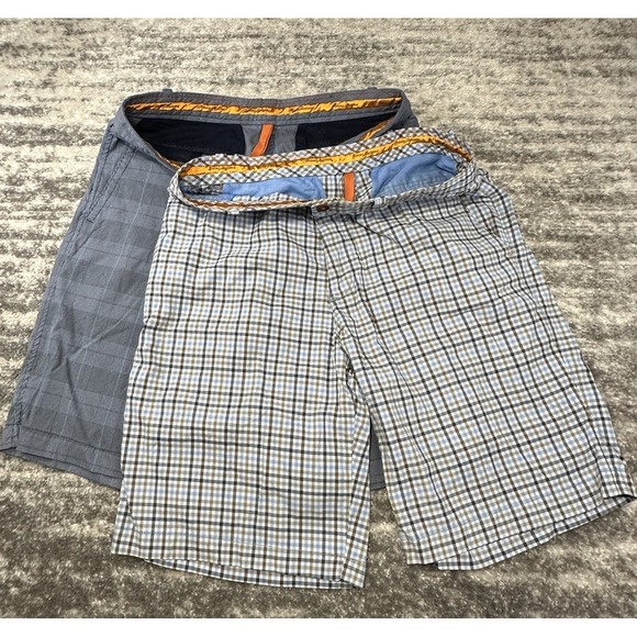 Lot of 2 Tommy Bahama Shorts Mens 32 Gray Blue Chino Flat Front Stretch Casual - Picture 3 of 16